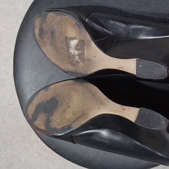 Ellen Tracy black peep toe wedges. - Picture 3 of 3